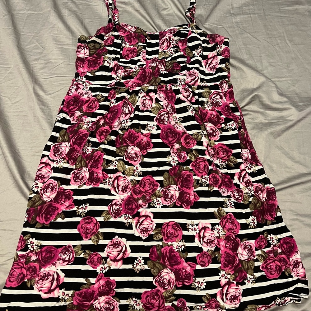Torrid size 2 Black and White Sleeveless Sundress